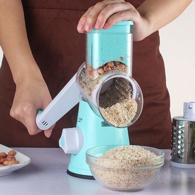 Migliora la tua cucina con questo grattugiatore di formaggio rotativo manuale rotante