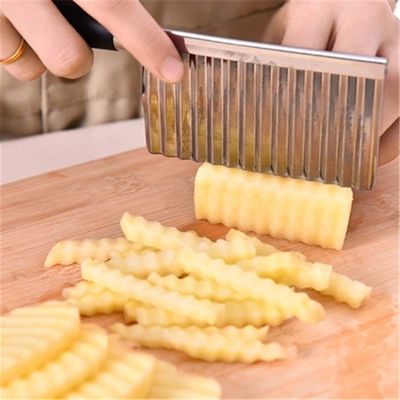 Coltello a rughe in acciaio inossidabile ideale per verdure e patate tagliate a onde in cucina
