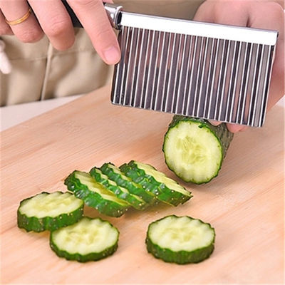 Coltello a rughe in acciaio inossidabile ideale per verdure e patate tagliate a onde in cucina