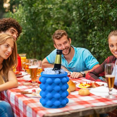 267 grammi Silicone portatile semicircolare Barattolo di ghiaccio a risparmio di spazio con coperchio blu/rosso/giallo