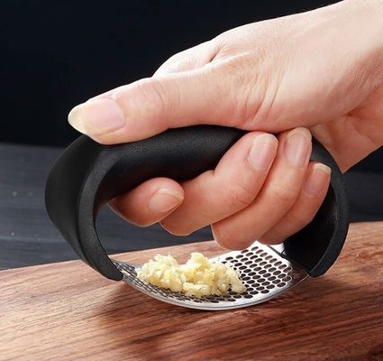 Logo personalizzato Strumenti per frutta e verdura Acciaio inossidabile Pressa all'aglio Chopper Strumento per gadget da cucina