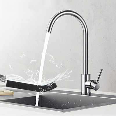 Spazzola di pulizia per finestre e bagni bianca con lucciole dure per una pulizia efficace