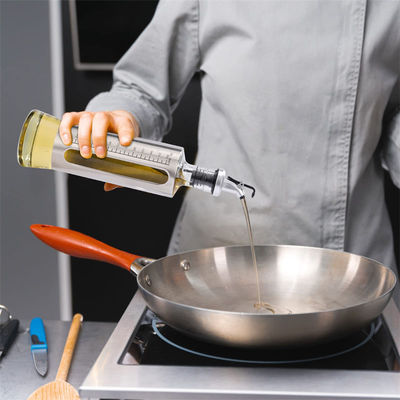 Dispensatore di olio d'oliva in acciaio inossidabile argento 500 ml Bottiglia di vetro con becco per versare