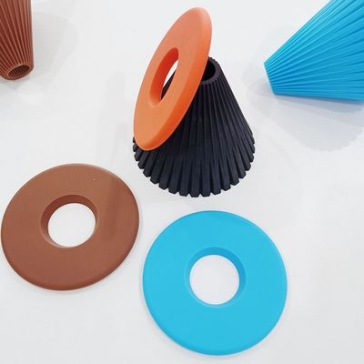 Matera da caffè in silicone di design moderno con filtro funnel riutilizzabile e gocciolante pieghevole