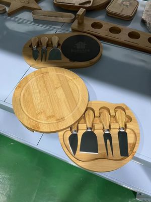 Tabella e utensili di formaggio in bambù sostenibili per piatto di formaggio piatto di charcuterie